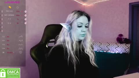 Snapshot of _elven_dreams__ chatting on 02/26/25, 10:04 chloue and Gretta online show from 02/26/25, 10:04