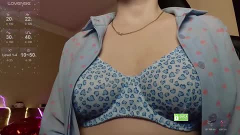 chloue and Gretta online show from 03/23/26, 05:39