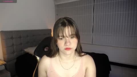 Snapshot of _emaa_ chatting on 10/19/25, 12:39 _emaa_ online show from 10/19/25, 12:39