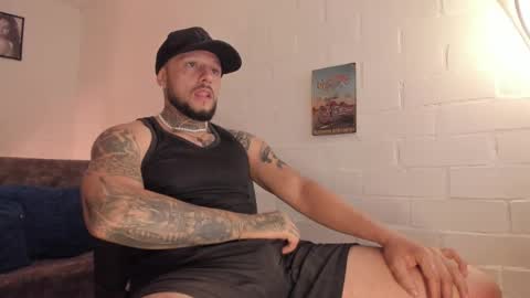 Snapshot of _emilio_escobar chatting on 09/21/25, 09:55 Emilio online show from 09/21/25, 09:55