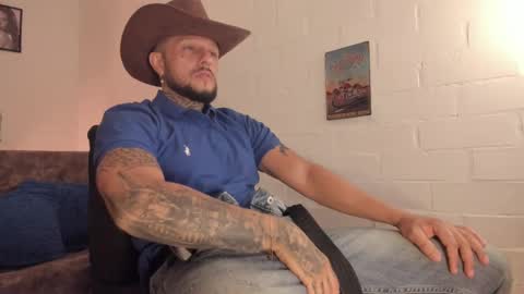 Snapshot of _emilio_escobar chatting on 09/24/25, 09:45 Emilio online show from 09/24/25, 09:45