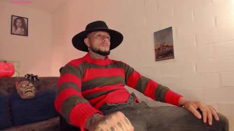 Snapshot of _emilio_escobar chatting on 10/13/25, 09:31 Emilio online show from 10/13/25, 09:31