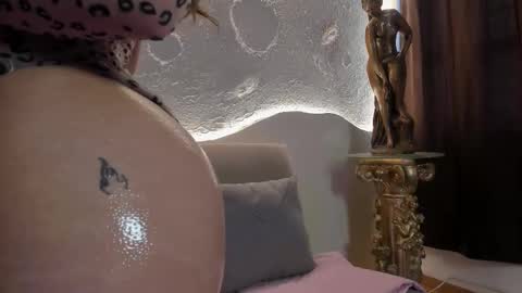 Snapshot of _emmawalka chatting on 10/31/25, 05:25 _emmawalka online show from 10/31/25, 05:25