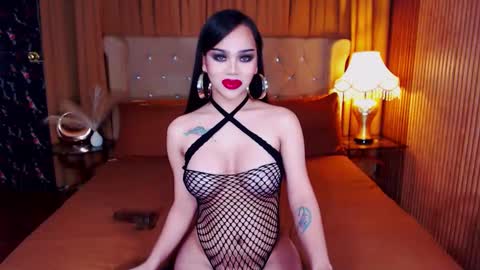 Snapshot of _empressvalerie_ chatting on 09/20/25, 05:25 _empressvalerie_ online show from 09/20/25, 05:25