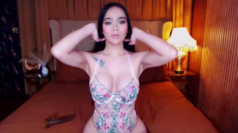 Snapshot of _empressvalerie_ chatting on 09/27/25, 06:57 _empressvalerie_ online show from 09/27/25, 06:57