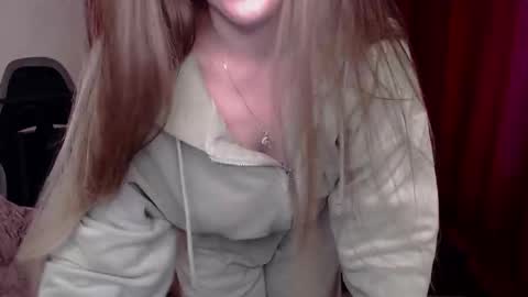 Evie online show from 09/12/25, 08:36