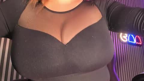 bigboobs evelyn online show from 01/26/25, 03:27