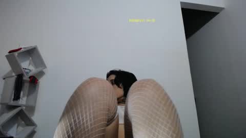 Snapshot of _exa_ chatting on 03/02/25, 11:42 Exa help me position myself with your thumb up thanks online show from 03/02/25, 11:42