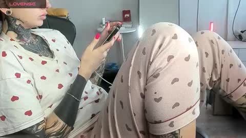 Alis online show from 11/08/25, 08:47