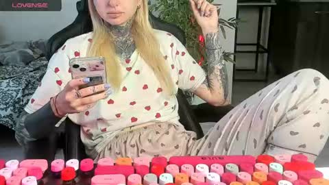 Alis online show from 06/15/26, 06:37