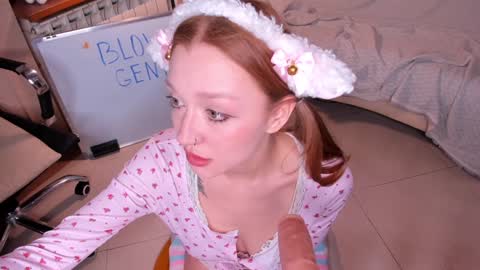Lola 3  online show from 01/12/25, 05:54