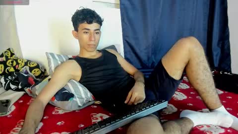 Snapshot of _fiore_ chatting on 11/24/25, 01:00 jair eduardo online show from 11/24/25, 01:00