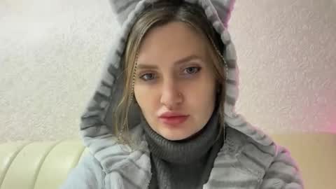  Flora  online show from 10/30/25, 09:04