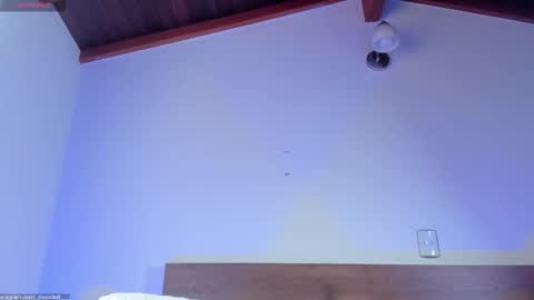 Snapshot of _fullmoon chatting on 12/17/25, 09:10 fullmoon online show from 12/17/25, 09:10