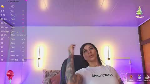 Snapshot of _gaby1 chatting on 11/28/25, 11:35 Juliana Gaby Kloe online show from 11/28/25, 11:35