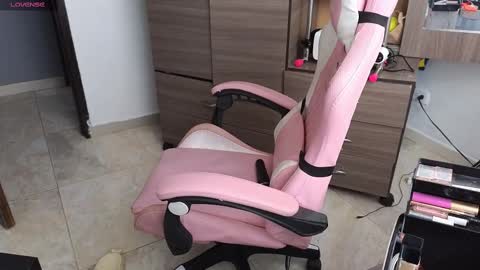 Snapshot of _gala__ chatting on 02/13/25, 01:26 we are hot friends online show from 02/13/25, 01:26