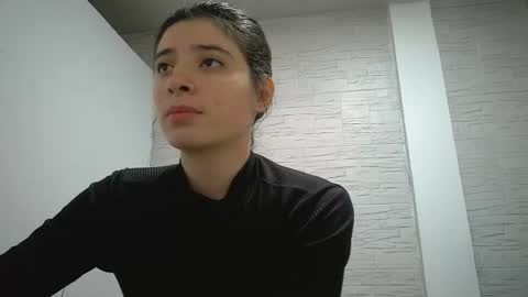 Snapshot of _genesid_dixton chatting on 11/09/25, 03:16 Mia-foster online show from 11/09/25, 03:16