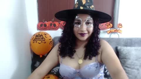 Snapshot of _gia_dior chatting on 10/31/25, 10:44 Gia Independent model online show from 10/31/25, 10:44
