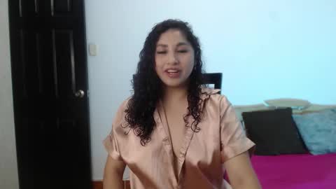 Snapshot of _gia_dior chatting on 11/23/25, 02:00 Gia Independent model online show from 11/23/25, 02:00