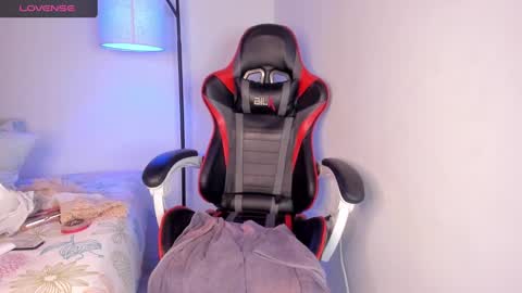 Snapshot of _giovaa_ chatting on 01/25/25, 11:00 G I O V A online show from 01/25/25, 11:00