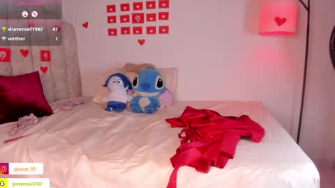 Snapshot of _giovaa_ chatting on 02/16/25, 01:36 G I O V A online show from 02/16/25, 01:36