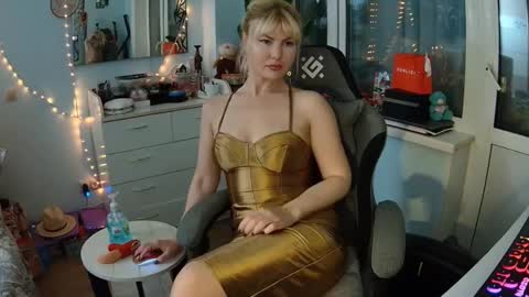 _glamorous_ online show from 11/20/25, 05:56