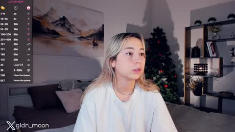 Rina online show from 12/25/24, 07:34