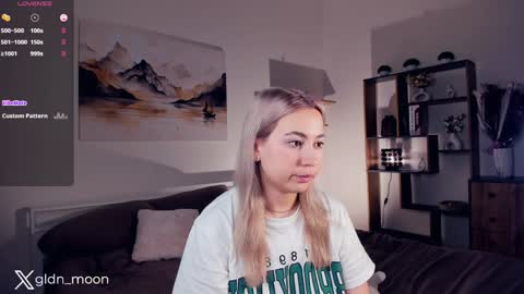 Rina online show from 01/12/25, 12:07