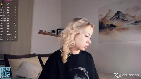 Snapshot of _golden_moon_ chatting on 11/07/25, 07:47 Rina online show from 11/07/25, 07:47