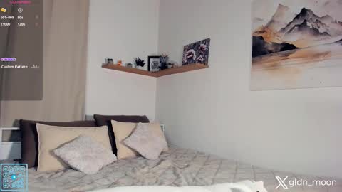 Snapshot of _golden_moon_ chatting on 11/13/25, 07:35 Rina online show from 11/13/25, 07:35