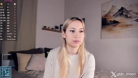 Snapshot of _golden_moon_ chatting on 11/14/25, 07:45 Rina online show from 11/14/25, 07:45