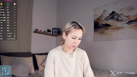 Snapshot of _golden_moon_ chatting on 11/21/25, 07:45 Rina online show from 11/21/25, 07:45