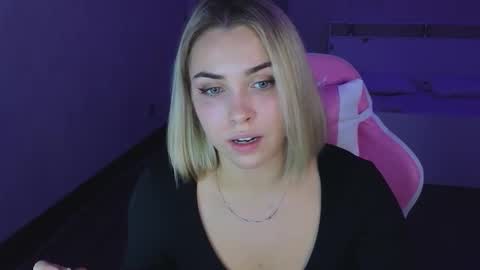 Snapshot of _gravity chatting on 10/17/25, 08:11 _gravity online show from 10/17/25, 08:11