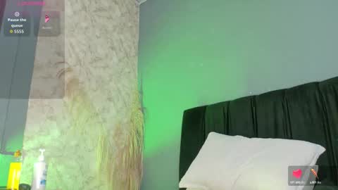 Snapshot of _gretta1 chatting on 10/10/25, 08:08 Gretta online show from 10/10/25, 08:08