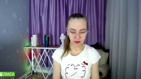 _greybunny_ online show from 02/11/25, 08:15