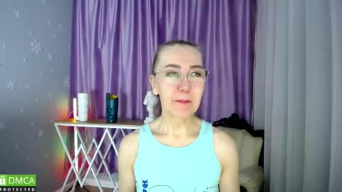 _greybunny_ online show from 02/18/25, 08:59