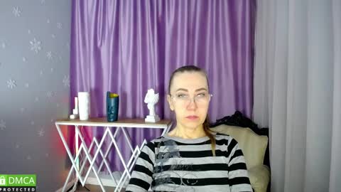 _greybunny_ online show from 02/24/25, 03:44