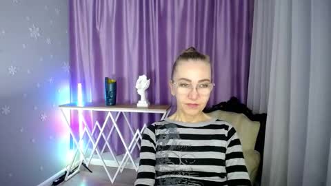 _greybunny_ online show from 09/10/25, 09:09