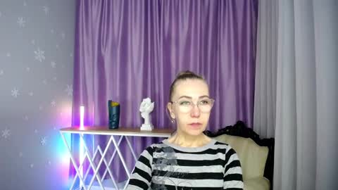 _greybunny_ online show from 09/11/25, 07:08