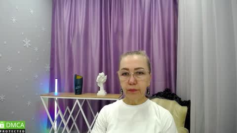 Snapshot of _greybunny_ chatting on 09/19/25, 08:49 _greybunny_ online show from 09/19/25, 08:49