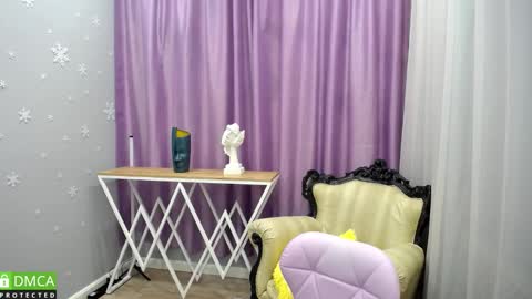 Snapshot of _greybunny_ chatting on 09/20/25, 10:16 _greybunny_ online show from 09/20/25, 10:16