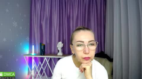 Snapshot of _greybunny_ chatting on 09/24/25, 09:23 _greybunny_ online show from 09/24/25, 09:23