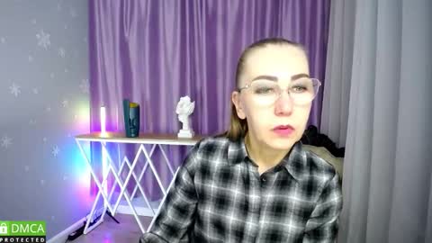 Snapshot of _greybunny_ chatting on 09/28/25, 09:25 _greybunny_ online show from 09/28/25, 09:25