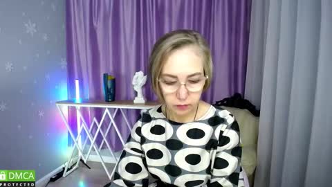 Snapshot of _greybunny_ chatting on 10/12/25, 10:25 _greybunny_ online show from 10/12/25, 10:25