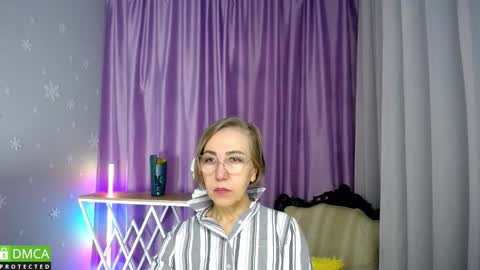 Snapshot of _greybunny_ chatting on 10/18/25, 08:04 _greybunny_ online show from 10/18/25, 08:04