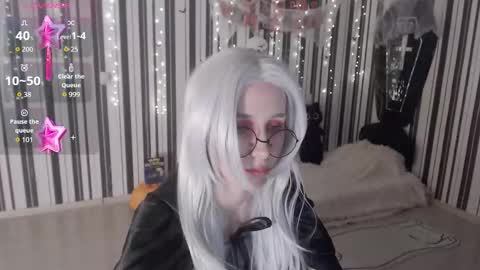 Snapshot of _hanna_moon_ chatting on 10/31/25, 01:23 Hannaolotl online show from 10/31/25, 01:23