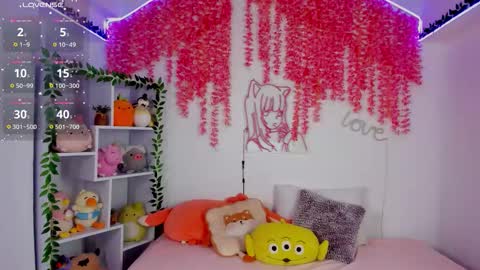 Hanna Botero online show from 09/30/25, 12:21