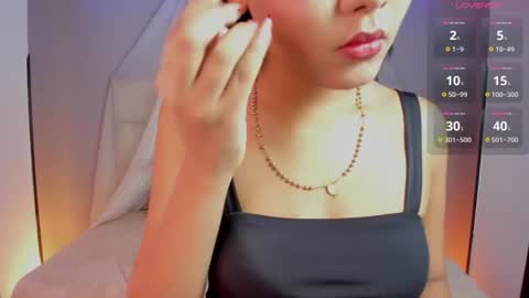 Hanna Botero online show from 06/30/26, 06:31