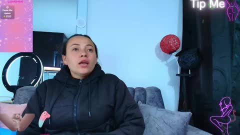 Honey online show from 09/15/25, 12:27