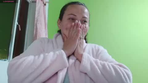 Honey online show from 06/06/26, 02:05